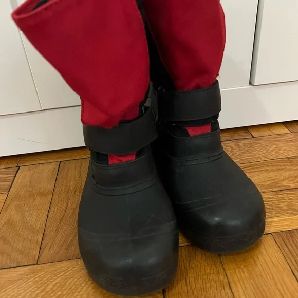 Tundra Kids Red and Black Rain & Snow Boots - Picture 1 of 3